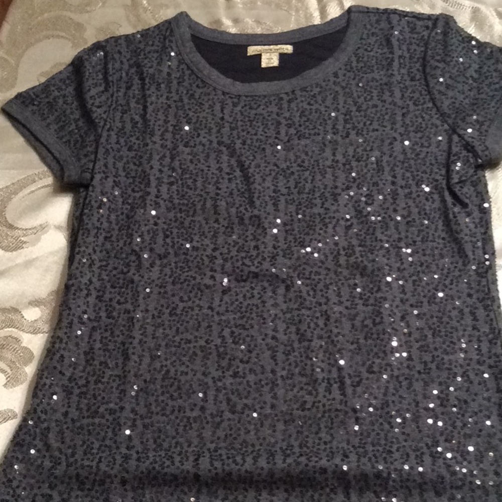 Sparkly sequin cute top.